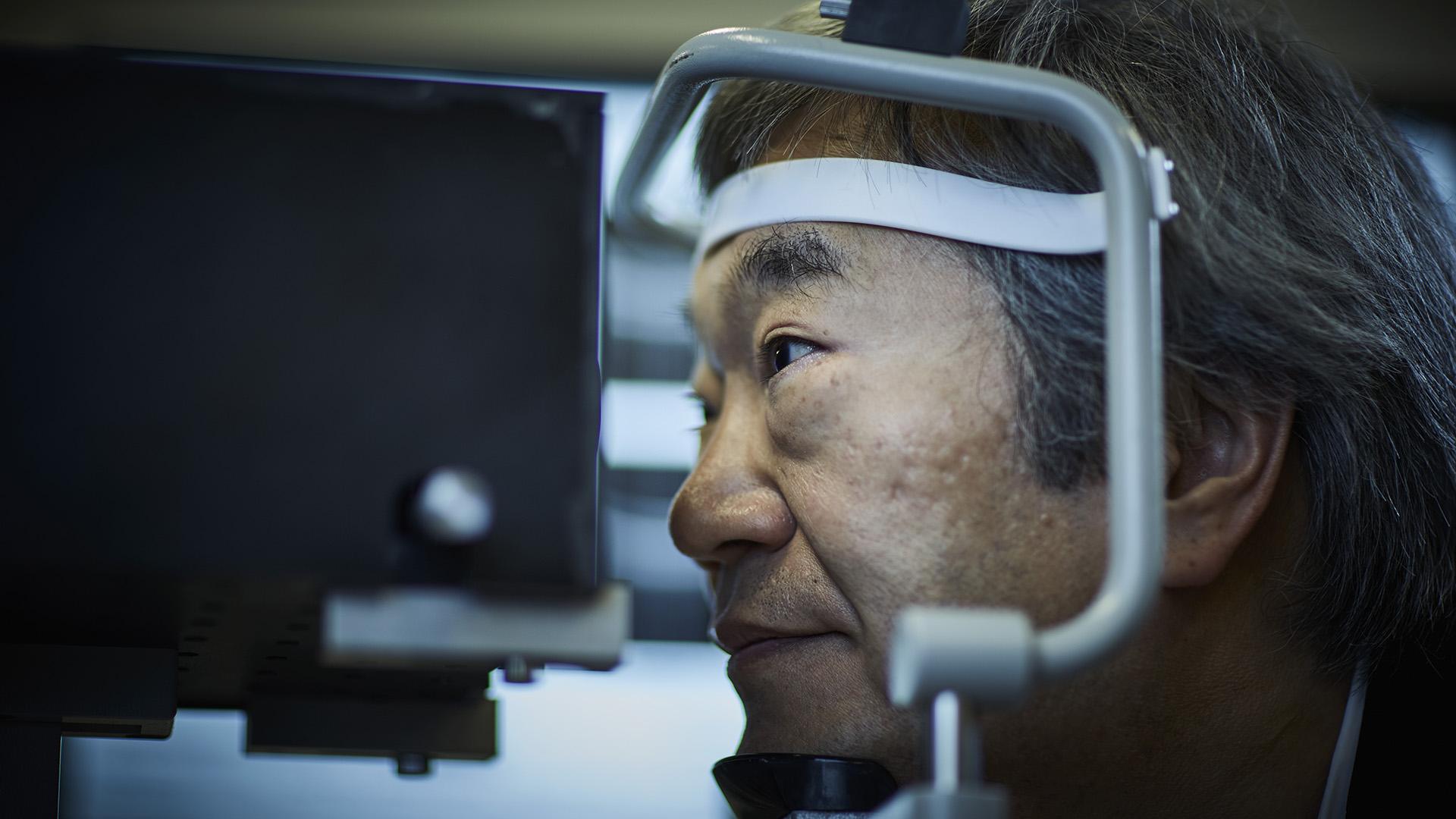 James G. Fujimoto being scanned with Optical Coherence Tomography (OCT)