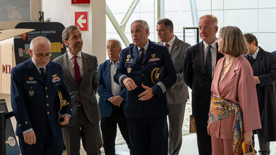 From left to right: Major General Paulo Costa, Commander of the Air Force Academy; Portugal’s Deputy Minister of Justice, Gonçalo da Cunha Pires; Director of the Air Museum, Colonel Carlos Mouta Raposo, EPO President António Campinos and President of INPI Portugal’s Directive Council, Ana Bandeira. Photo by Tiago Albinski.