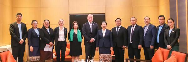 From the left: Mr Solasin Sengsilavong,  Ms Thipphachanh Thipphavone , Ms Kertmamy Keobounphanh, Ms Madeleine Schieck, VP4 Ms Nellie Simon, EPO President António Campinos, Deputy Minister for Industry and Commerce Ms Chansouk Sengphachanh,  former DG Mr Santisouk Phounesavath, newly appointed DG Mr Saysomphet Norasignh, DDG Mr Makha Chanthala, DDG Mr Saybandith Sayavongkhamdy, Ms Soulinga Sisomnuck.